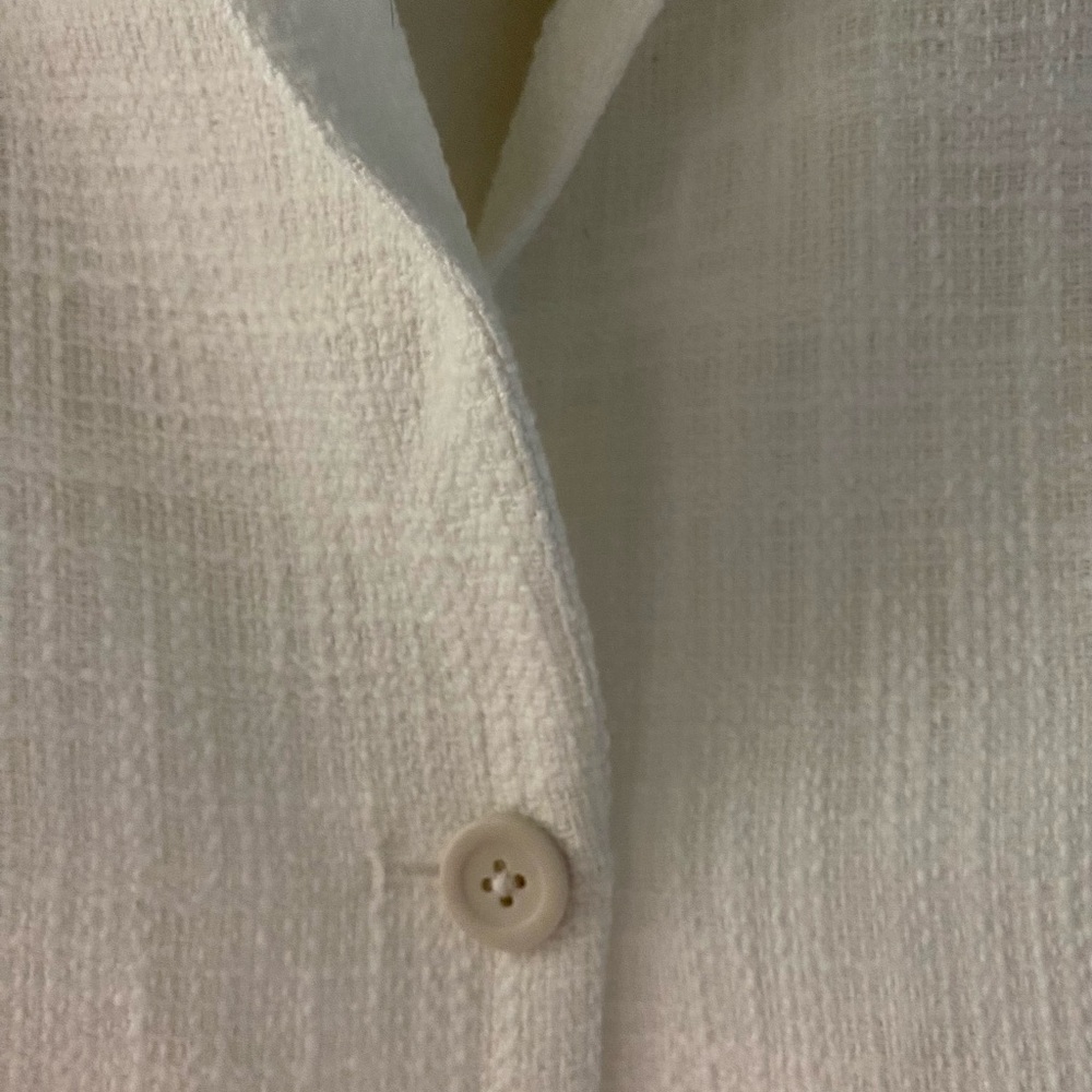 Abercrombie & Fitch // Cropped Tweed Blazer (L - White) *NWT* (Discontinued) - Picture 3 of 14